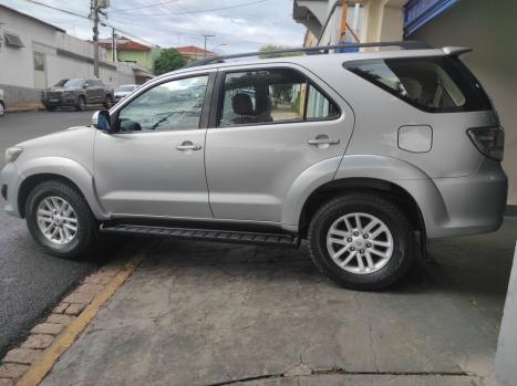 TOYOTA Hilux SW4 3.0 16V 4P SRV 4X4 7 LUGARES TURBO DIESEL AUTOM�TICO, Foto 2