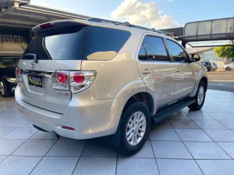 TOYOTA Hilux SW4 3.0 16V 4P SR 4X4 TURBO DIESEL AUTOM�TICO, Foto 4