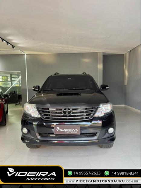 TOYOTA Hilux SW4 3.0 V6 12V 4P SRV 4X4 TURBO DIESEL AUTOM�TICO, Foto 2