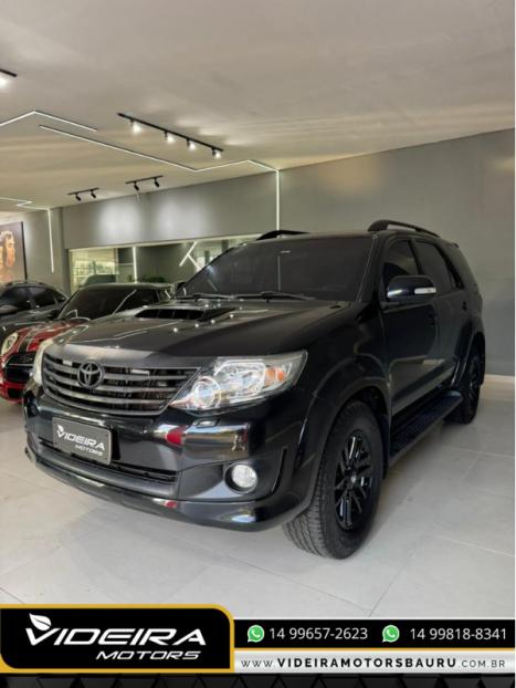TOYOTA Hilux SW4 3.0 V6 12V 4P SRV 4X4 TURBO DIESEL AUTOM�TICO, Foto 3