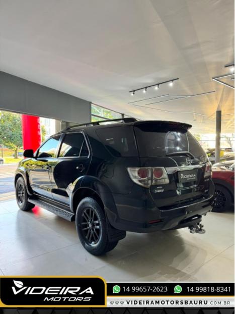 TOYOTA Hilux SW4 3.0 V6 12V 4P SRV 4X4 TURBO DIESEL AUTOM�TICO, Foto 4