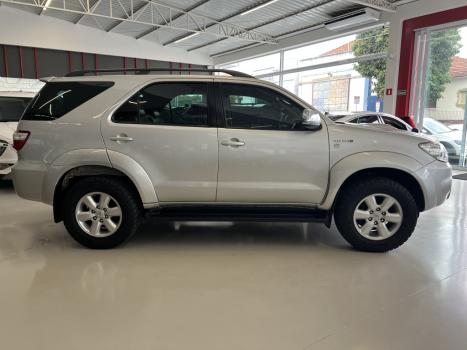TOYOTA Hilux SW4 3.0 16V 4P SRV 4X4 7 LUGARES TURBO DIESEL AUTOM�TICO, Foto 3