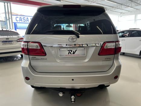 TOYOTA Hilux SW4 3.0 16V 4P SRV 4X4 7 LUGARES TURBO DIESEL AUTOM�TICO, Foto 4