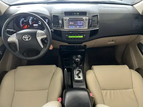 TOYOTA Hilux SW4 3.0 16V 4P SRV 4X4 TURBO DIESEL AUTOM�TICO, Foto 6