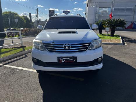 TOYOTA Hilux SW4 3.0 16V 4P SRV 4X4 7 LUGARES TURBO DIESEL AUTOM�TICO, Foto 2