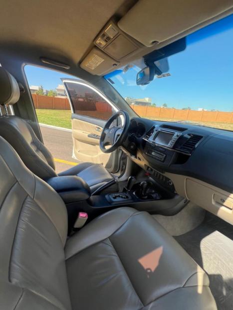 TOYOTA Hilux SW4 3.0 16V 4P SRV 4X4 7 LUGARES TURBO DIESEL AUTOM�TICO, Foto 2