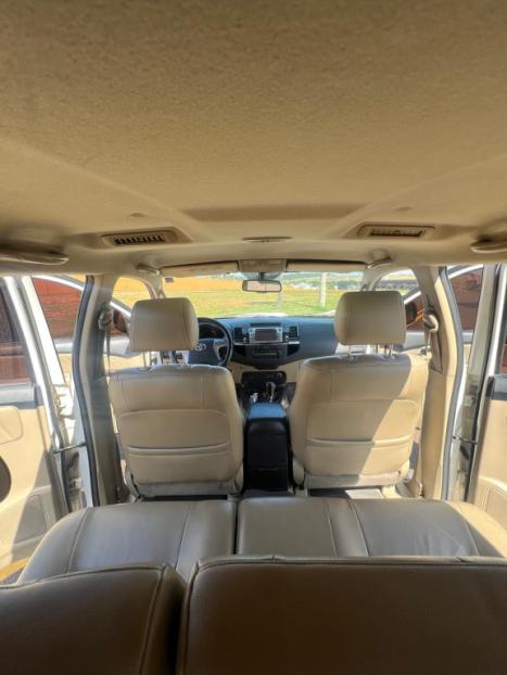 TOYOTA Hilux SW4 3.0 16V 4P SRV 4X4 7 LUGARES TURBO DIESEL AUTOM�TICO, Foto 9