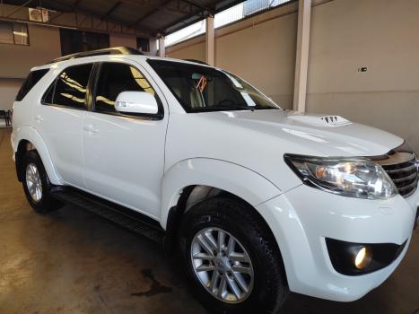 TOYOTA Hilux SW4 3.0 16V 4P SR 4X4 TURBO DIESEL AUTOMÁTICO, Foto 2