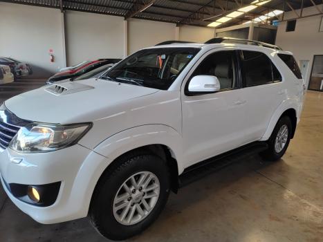 TOYOTA Hilux SW4 3.0 16V 4P SR 4X4 TURBO DIESEL AUTOMÁTICO, Foto 3