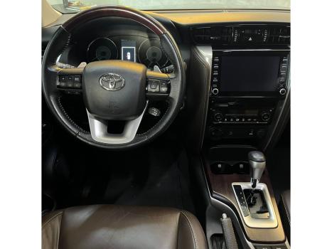 TOYOTA Hilux SW4 , Foto 7