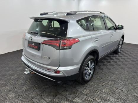 TOYOTA RAV 4 , Foto 7