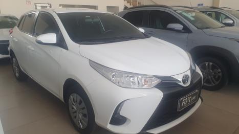 TOYOTA Yaris Hatch 1.5 16V 4P FLEX XL MULTIDRIVE AUTOMTICO CVT, Foto 3