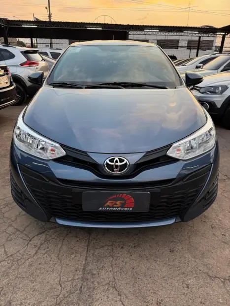 TOYOTA Yaris Hatch 1.5 16V 4P FLEX XL PLUS CONNECT MULTIDRIVE AUTOMTICO CVT, Foto 2