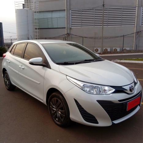TOYOTA Yaris Hatch 1.3 16V 4P FLEX XL MULTIDRIVE AUTOMTICO CVT, Foto 3