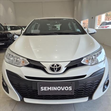TOYOTA Yaris Hatch 1.3 16V 4P FLEX XL PLUS TECH MULTIDRIVE AUTOMTICO CVT, Foto 2