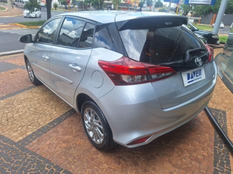 TOYOTA Yaris Hatch 1.5 16V 4P FLEX XS MULTIDRIVE AUTOMTICO CVT, Foto 3