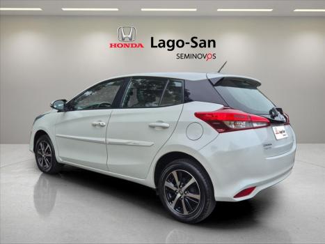 TOYOTA Yaris Hatch 1.5 16V 4P FLEX XLS CONNECT MULTIDRIVE AUTOMTICO CVT, Foto 2