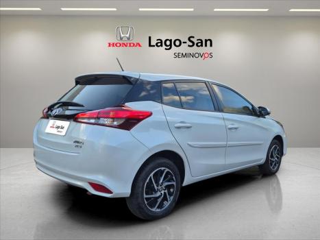 TOYOTA Yaris Hatch 1.5 16V 4P FLEX XLS CONNECT MULTIDRIVE AUTOMTICO CVT, Foto 3