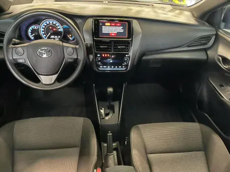 TOYOTA Yaris Hatch 1.5 16V 4P FLEX XL MULTIDRIVE AUTOMTICO CVT, Foto 9