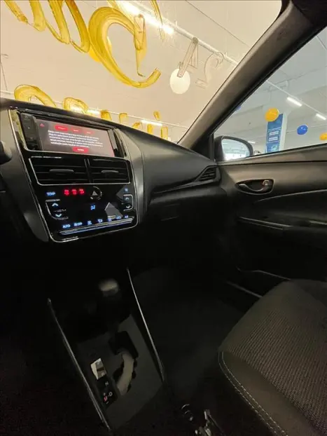 TOYOTA Yaris Hatch 1.5 16V 4P FLEX XL MULTIDRIVE AUTOMTICO CVT, Foto 12