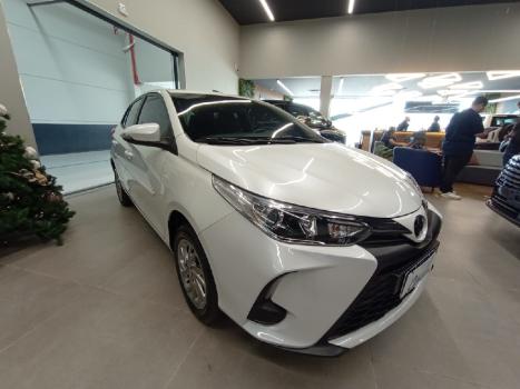 TOYOTA Yaris Hatch 1.5 16V 4P FLEX XS CONNECT MULTIDRIVE AUTOMTICO CVT, Foto 3