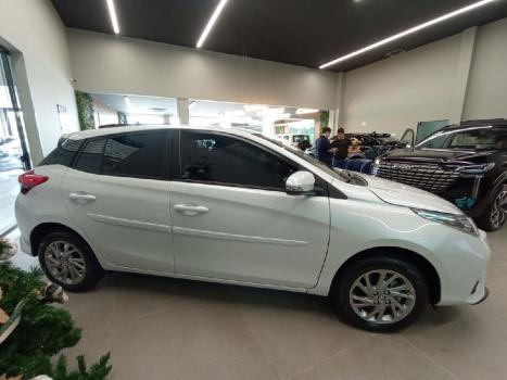 TOYOTA Yaris Hatch 1.5 16V 4P FLEX XS CONNECT MULTIDRIVE AUTOMTICO CVT, Foto 4