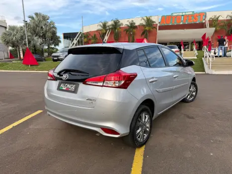 TOYOTA Yaris Hatch 1.5 16V 4P FLEX XL PLUS CONNECT MULTIDRIVE AUTOM�TICO CVT, Foto 3