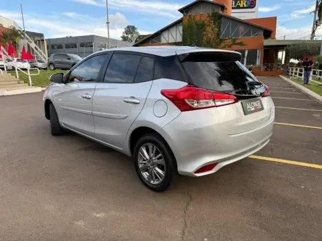TOYOTA Yaris Hatch 1.5 16V 4P FLEX XL PLUS CONNECT MULTIDRIVE AUTOM�TICO CVT, Foto 4