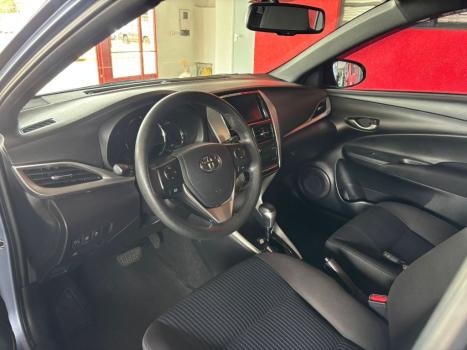 TOYOTA Yaris Hatch 1.3 16V 4P FLEX XL PLUS TECH MULTIDRIVE AUTOM�TICO CVT, Foto 4