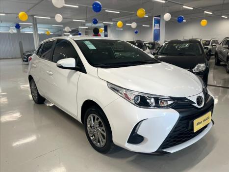 TOYOTA Yaris Hatch 1.5 16V 4P FLEX XS MULTIDRIVE AUTOM�TICO CVT, Foto 3