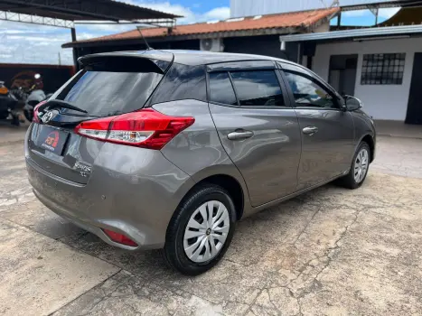 TOYOTA Yaris Hatch 1.3 16V 4P FLEX XL MULTIDRIVE AUTOM�TICO CVT, Foto 4