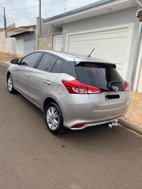 TOYOTA Yaris Hatch 1.3 16V 4P FLEX XL, Foto 3