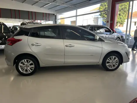 TOYOTA Yaris Hatch 1.3 16V 4P FLEX XL PLUS TECH MULTIDRIVE AUTOM�TICO CVT, Foto 3