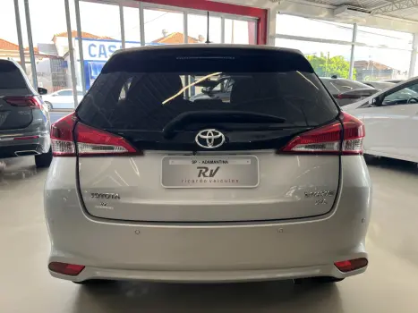 TOYOTA Yaris Hatch 1.3 16V 4P FLEX XL PLUS TECH MULTIDRIVE AUTOM�TICO CVT, Foto 4