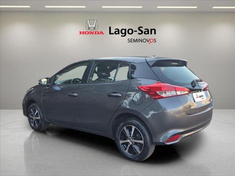 TOYOTA Yaris Hatch 1.5 16V 4P FLEX XL MULTIDRIVE AUTOM�TICO CVT, Foto 2