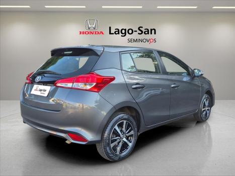 TOYOTA Yaris Hatch 1.5 16V 4P FLEX XL MULTIDRIVE AUTOM�TICO CVT, Foto 3