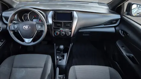 TOYOTA Yaris Hatch 1.5 16V 4P FLEX XL MULTIDRIVE AUTOM�TICO CVT, Foto 6