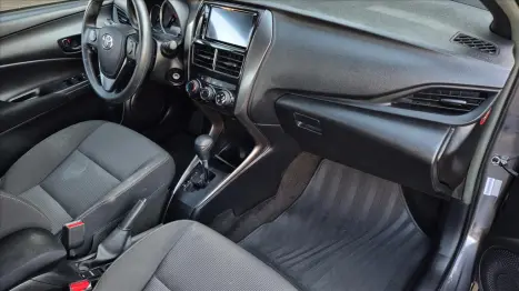 TOYOTA Yaris Hatch 1.5 16V 4P FLEX XL MULTIDRIVE AUTOM�TICO CVT, Foto 7