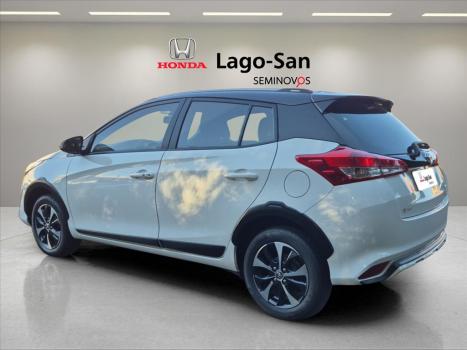 TOYOTA Yaris Hatch 1.5 16V 4P FLEX X WAY CONNECT MULTIDRIVE AUTOM�TICO CVT, Foto 2