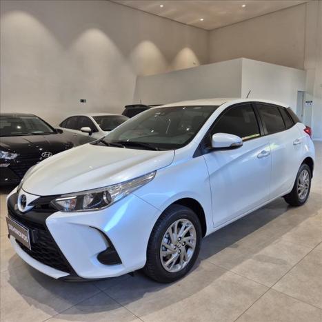 TOYOTA Yaris Hatch 1.5 16V 4P FLEX XS MULTIDRIVE AUTOM�TICO CVT, Foto 3