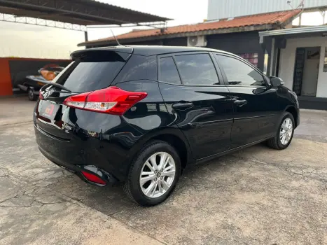 TOYOTA Yaris Hatch 1.3 16V 4P FLEX XL, Foto 4