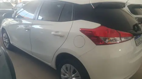 TOYOTA Yaris Hatch 1.5 16V 4P FLEX XL PLUS CONNECT MULTIDRIVE AUTOM�TICO CVT, Foto 5