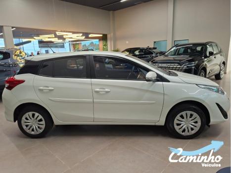 TOYOTA Yaris Hatch 1.3 16V 4P FLEX XL MULTIDRIVE AUTOM�TICO CVT, Foto 4