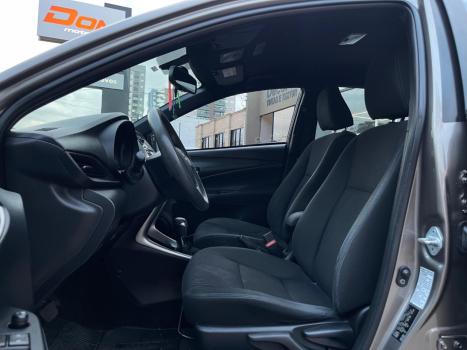 TOYOTA Yaris Hatch 1.3 16V 4P FLEX XL MULTIDRIVE AUTOM�TICO CVT, Foto 5