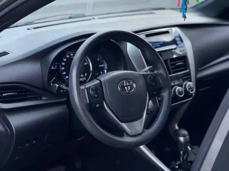 TOYOTA Yaris Hatch 1.3 16V 4P FLEX XL MULTIDRIVE AUTOM�TICO CVT, Foto 10