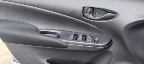 TOYOTA Yaris Hatch 1.5 16V 4P FLEX XL MULTIDRIVE AUTOM�TICO CVT, Foto 5