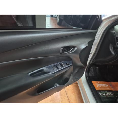 TOYOTA Yaris Hatch 1.3 16V 4P FLEX XL MULTIDRIVE AUTOM�TICO CVT, Foto 6