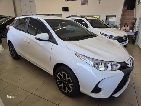 TOYOTA Yaris Hatch 1.5 16V 4P FLEX XL PLUS CONNECT MULTIDRIVE AUTOM�TICO CVT, Foto 2