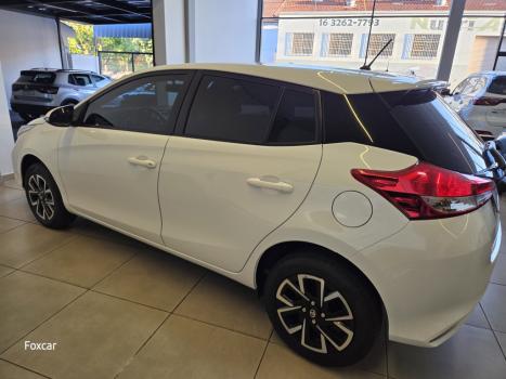 TOYOTA Yaris Hatch 1.5 16V 4P FLEX XL PLUS CONNECT MULTIDRIVE AUTOM�TICO CVT, Foto 4