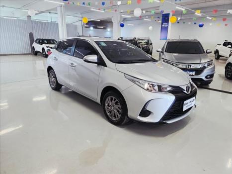 TOYOTA Yaris Hatch 1.5 16V 4P FLEX XS MULTIDRIVE AUTOM�TICO CVT, Foto 3